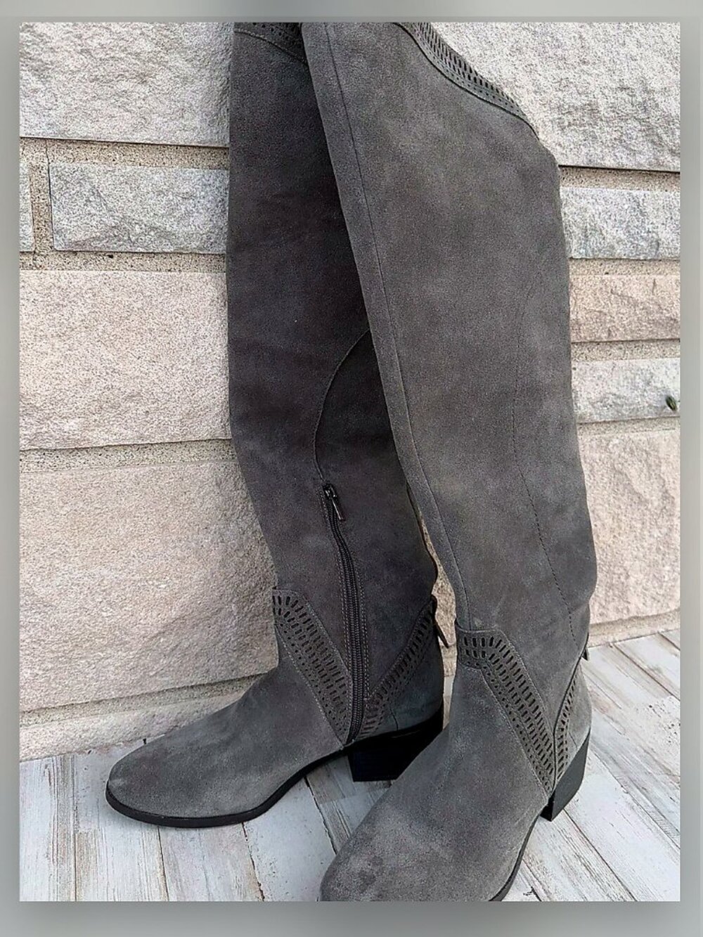 Women's Vince Camuto Karinda Zip Up Above Knee Boots Shoes Size 8M Gray Suede